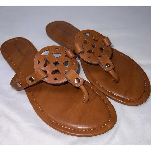 Pierre Dumas Sandals Flats Size 10 Brown Logo Thong Casual Beach Resort Vacation - Picture 1 of 10